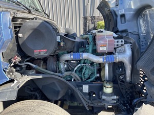 Camion Commercial Neuf 2024 VNL 860 Cabine Couchette Moteur D13 Transmission I-Shift Toit Haut Confort et Technologie Premium - Product Image 5