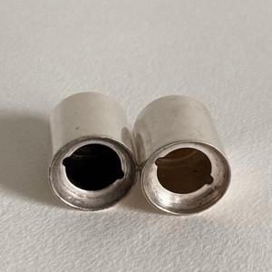 <span class=keywords><strong>Vintage</strong></span> Stijl Handgemaakte Luxe Metalen Zout En Peper <span class=keywords><strong>Shaker</strong></span> En Opbergfles Met Deksel Zilverkleurige Spiegel Polish Spice Tool