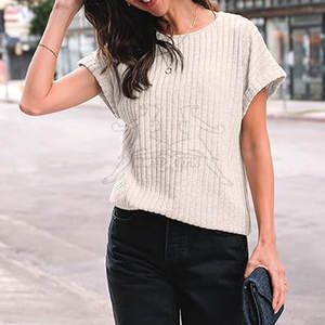 Camiseta cómoda con cuello redondo clásico y diseño informal moderno Camiseta lisa con tela de alta calidad - Product Image 3