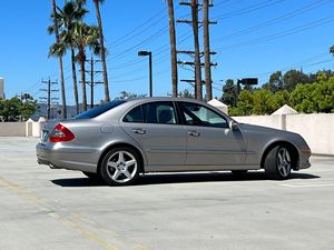 Offre exceptionnelle : Mercedes-Benz E 550 Sedan d'occasion 2008, propre et prête à être expédiée - Product Image 3