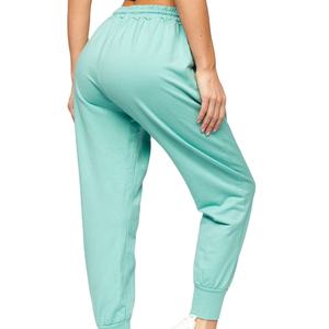 Pantalones de chándal de forro polar personalizados OEM para mujer, estilo casual, oversize, tipo cargo, para invierno, para correr, con frente plano - Product Image 5