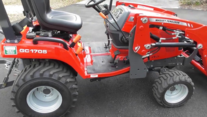 รถแทรกเตอร์ขนาดเล็ก GC1705 Massey Ferguson 48 แรงม้า- 23 แรงม้า พร้อมที่ตักด้านหน้าและอุปกรณ์เสริม จัดจำหน่ายโดยซัพพลายเออร์ - Product Image 5