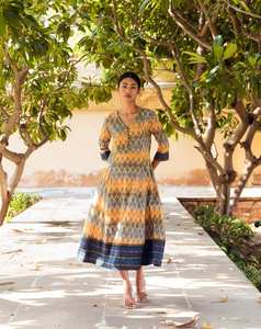 Vestido Lenia Ikat Tejido a Mano, Algodón Puro, Estilo Boho, Largo hasta la Pantorrilla - Product Image 1