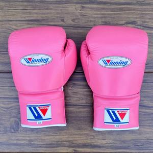 Ensemble de boxe d'entraînement Winning rose personnalisé neuf, gants de boxe d'entraînement Winning faits sur mesure, ensembles de protection complète du visage, de la tête et de l'aine - Product Image 4