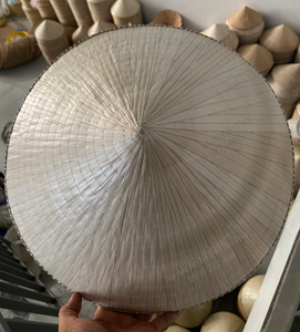 Chapeau conique vietnamien authentique Non La, fait main en feuilles de palmier naturelles, souvenir traditionnel, cadeau, vente en gros Vietnam - Product Image 1