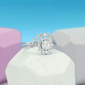 Ensemble de bague de fiançailles en diamant de laboratoire taillé Art Déco, halo en étoile délicat, bague de mariage en or blanc 14 carats, style mignon - Product Image 2