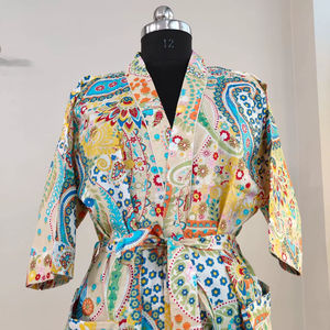 Robes kimono 100% coton, magnifiques robes kimono en coton, robes kimono indiennes en coton à motifs floraux, best-seller, cadeaux pour elle et lui, vêtements de détente - Product Image 1