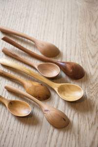 Venta al por mayor caliente de alta calidad de madera natural de madera personalizada cuchara de mezcla cucharas de postre con mango de larga duración - Product Image 5