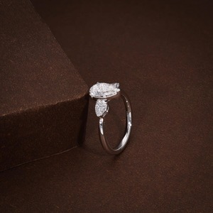 Anillo de Compromiso con Diamante Cultivado en Laboratorio en Forma de Pera, Certificado F VVS, Chapado en Oro de 18K, 1.15 Quilates, para Regalo de Aniversario de Bodas, Moderno - Product Image 2