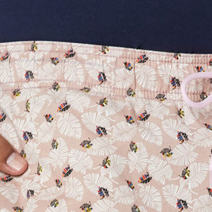 Pantalones cortos con cintura elástica para hombre a la moda de verano, pantalones cortos de malla con sublimación estampados de diseño superior hechos en Pakistán con frente sólido - Product Image 6