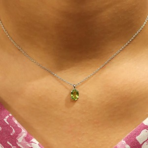 เพอริโดทรงรี6x8มม. อัญมณีดีเครื่องประดับมาใหม่925เงินสเตอร์ลิงของขวัญผู้หญิงสร้อยคอหินสีเขียวเงินอย่างดีสำหรับผู้หญิง - Product Image 1