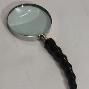 Lupa de Metal con Mango de Cuerno y Acabado Natural para Leer Libros - Product Image 1