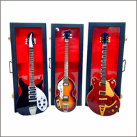 Réplique de mini guitare célèbre groupe dans le monde avec THE BEATLES Tribute Merchandise