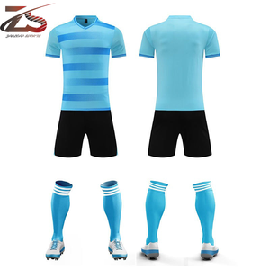 Nuevo último diseño Diseño de logotipo personalizado Uniformes de fútbol Uniforme deportivo Jersey Set hecho en Pakistán - Product Image 5