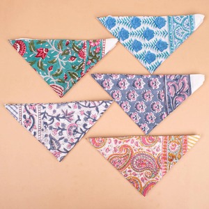 Bufanda de algodón con estampado de bloques florales coloridos orgánicos-Accesorio de moda para mujer transpirable y multifuncional de longitud corta - Product Image 5