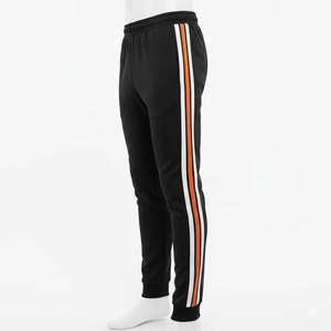 Ensemble de survêtement noir à rayures orange et blanches pour hommes, 2 pièces - Product Image 4