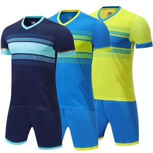 Vêtements de football conçus sur mesure de haute qualité derniers kits d'uniformes de maillots de football en gros personnalisés pour les joueurs de football de qualité - Product Image 4