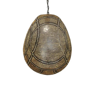 Lampe suspendue marocaine artisanale en laiton, finition dorée, luminaire de plafond pour la décoration de la maison, lanterne de style vintage - Product Image 4