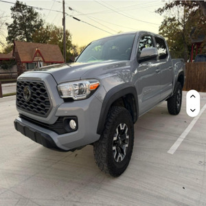 NEAT Tacoma TRD Sport 4x4 Usado en Excelentes Condiciones, Modelo 2023 2024, Disponible en Stock - Product Image 2