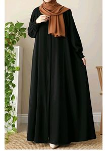 Robe Abaya élégante pour femmes, noire unie, avec hijab assorti, longueur entière, tenue modeste, col rond, manches élastiques, tissu polyester - Product Image 3