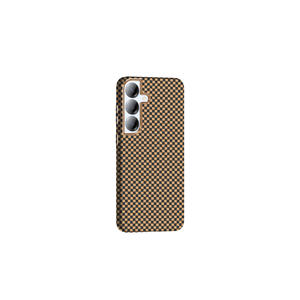 Édition Titane Désertique - Coque en Silicone Compatible M-Safe à Texture Fibre de Carbone Premium pour Samsung Galaxy S25 Plus - Product Image 5