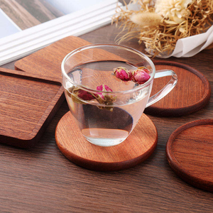 Posavasos de madera de acacia al por mayor, personalizados, redondos, de corcho epoxi, de bambú macizo, con logotipo de resina, para té, café y bebidas. - Product Image 3