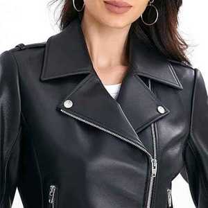 Chaqueta de moto de piel de cordero para mujer, estilo asimétrico con cremallera, cinturones con hebilla y detalles acolchados para la moda - Product Image 6