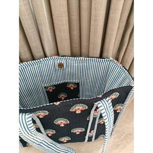 Petit sac fourre-tout promotionnel Fanfare Indigo avec fermeture magnétique - Product Image 3
