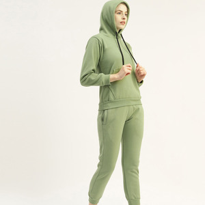 Conjunto Deportivo Verde Oliva Sólido para Mujer, Atuendo Informal para Correr, Sudadera de Felpa Suave con Pantalones Deportivos Ajustados para Uso Diario - Product Image 3