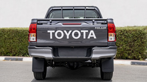 Clean TOYO_TA HILUX DC 2.4L 4X4 2023 d'occasion - Product Image 6
