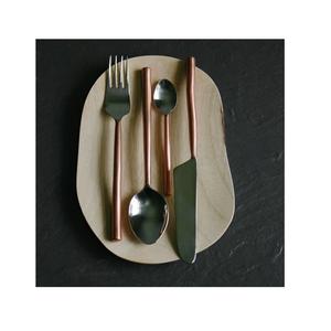 Cubiertos de Metal hechos a mano para Hotel y restaurante, juego de cubiertos de Metal personalizados de Color, venta al por mayor - Product Image 1