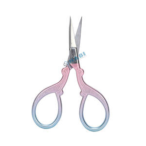 Ciseaux de broderie à poignée imprimée fantaisie avec lames droites à bord pointu Ciseaux à la maison Ciseaux de coupe de tissu Grossiste - Product Image 1