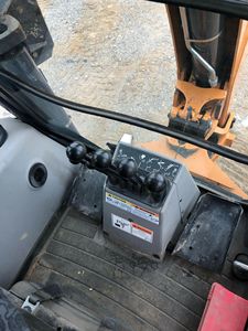 รถขุดตีนตะขาบขนาดเล็ก รุ่น 580SN ปี 2016 ขับเคลื่อน 4 ล้อ ได้รับการรับรองมาตรฐาน EPA ใช้เครื่องยนต์ Cummins มือสอง พร้อมปั๊มเกียร์ แกนขับเคลื่อนแบบประกบ ยี่ห้อ Kawasaki รุ่น Low - Product Image 5