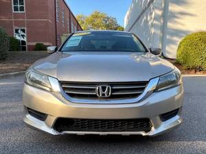 Precio bajo, Honda Accord LX 2013 usado en venta - Product Image 3