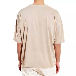 T-shirts pour hommes imprimés avec broderie sur mesure OEM Conception de logo personnalisé Col haut Qualité supérieure Vêtements d'été surdimensionnés T-shirts en coton - Product Image 6