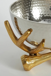 Bol à fruits moderne en métal martelé argenté avec un travail fantaisie, forme ronde, bol de service avec support en métal doré, décoration moderne pour la maison en métal - Product Image 2