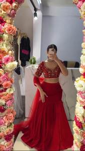 Compre Ahora: Elegantes Lehengas de Seda Georgette en Color Rojo, Inspirados en Bollywood, con un Look Atractivo y Tradicional - Product Image 5