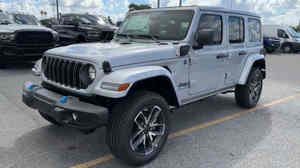 2024 4xe Sport S d'occasion en excellent état, sièges en cuir, conduite à gauche, caméra de recul, prêt à rouler - Product Image 2