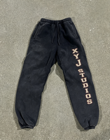 Celana Olahraga Unisex Bordir Custom Patch Model Kaki Lebar Bahan French Terry Longgar Pinggang Sedang Tersedia Layanan OEM