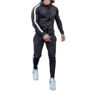 Conjunto Deportivo de Invierno de 2 Piezas para Hombre con Logotipo Personalizado, Transpirable, de Secado Rápido, Sudadera con Capucha y Pantalones Cortos con Bolsillos - Product Image 1