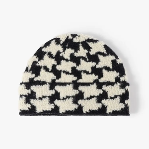 หมวกบีนนี่ถักลายวาฟเฟิลปักโลโก้ตามสั่ง พร้อมป้ายหนังทอและลายพิมพ์ตัวอักษรและจุด สำหรับใส่ไปเที่ยวทะเล - Product Image 6