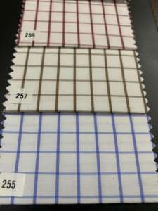 58 pouces Poly Cotton Shirting Fabric Corporate Check Design | Fournisseur de tissu de chemise de vêtement d'Inde - Product Image 2