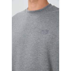 เสื้อสเวตเชิ้ตผ้าฝ้ายผสมสีเทาเมลันจ์สำหรับผู้ชายยี่ห้อแอร์ จอนส์ พร้อมปลายแขนและชายเสื้อแบบริบ สำหรับสวมใส่ลำลองในชีวิตประจำวัน - Product Image 3
