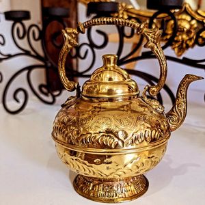 Traditional Brass <b>Tea</b> <b>Kettle</b> For Authentic Kitchen Decor With Thick Body And Durable Finish - Product Image 4