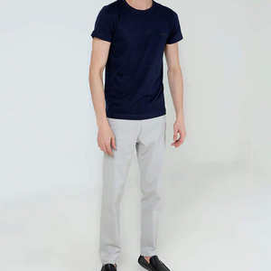 เสื้อยืดแขนสั้นแฟชั่น 100% ผ้าฝ้าย เป็นมิตรกับสิ่งแวดล้อม เนื้อผ้านุ่ม ระบายอากาศได้ดี เหมาะสำหรับสไตล์สตรีทและลำลอง |   รับผลิตแบบ OEM - Product Image 4