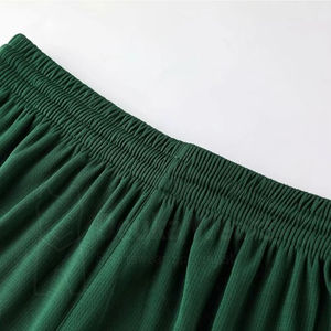 ชุดบาสเก็ตบอลแฟชั่นคุณภาพสูงแบบ OEM ขนาดตามสั่ง ผลิตจากโพลีเอสเตอร์ 100% พร้อมลายพิมพ์แบบรีดร้อน - Product Image 5