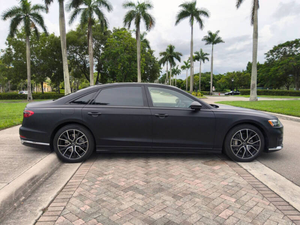 SUV de Lujo 2024, Tamaño Completo, Faros de Xenón, Interior de Cuero, Transmisión Automática, Volante a la Izquierda, Motor de Alto Rendimiento Trasero - Product Image 5