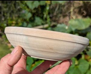 Cuenco para servir lineal de madera natural hecho a mano Craft Emporium, utensilios de cocina biodegradables y desechables - Product Image 3