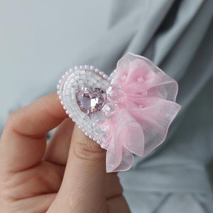 Broches perlées Broche de designer faite à la main. Accessoires de haute qualité. Broche design unique. Baby shower meilleur cadeau. - Product Image 2