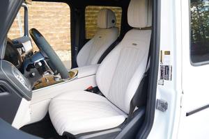 LUXURY RIDE 2023 LC 500 Convertible con Motor V8, Revestimiento Exterior Gris - Product Image 5